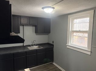 408 E 8th St, Waterloo, IA 50703