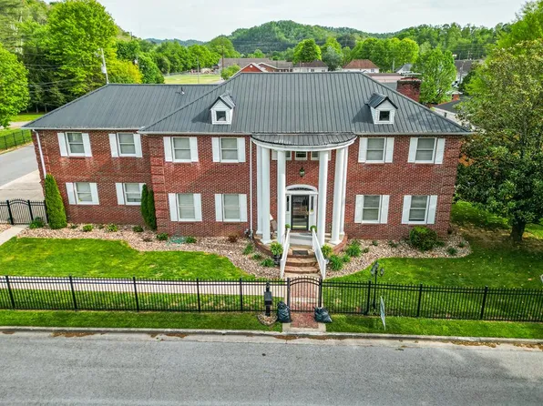 132 Tulip St, Paintsville, KY 41240