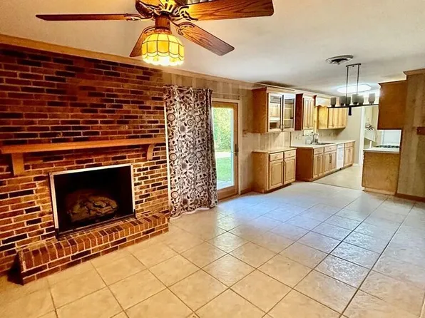 405 Longwood Dr, Vicksburg, MS 39180