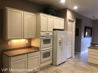10223 Wascana Ln, Apple Valley, CA 92308
