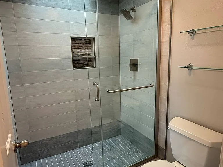 704 Newport Cir — Photo 13