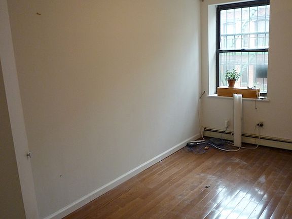 3rd image of 23 Orchard St APT 3