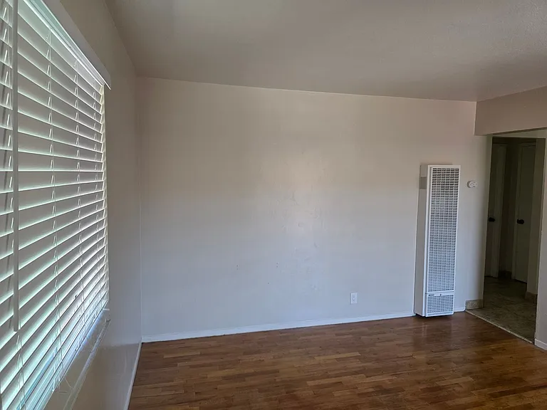 1359 Reeve St — Photo 8