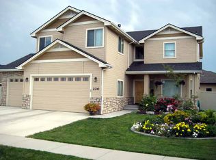 220 Honeysuckle Ave, Fruitland, ID 83619