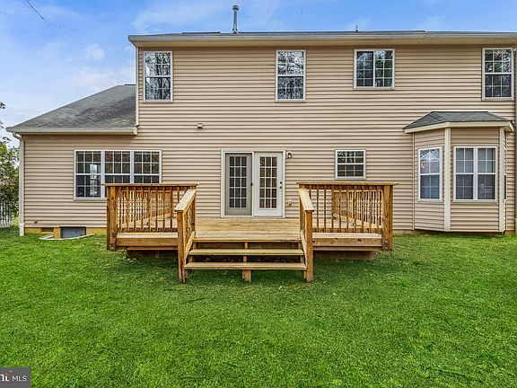 2nd image of 29437 Hemlock Ln