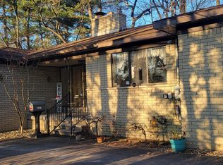 1240 Nakomis Trl, Lake Orion, MI