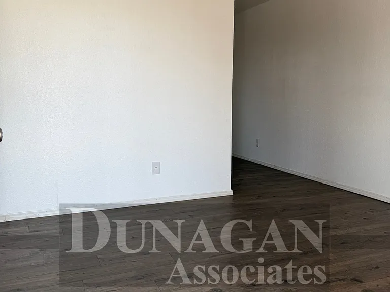 921 Franklin St — Photo 8