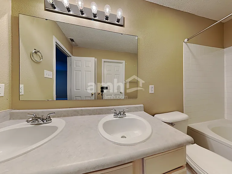10981 Clear Spring Dr — Photo 12