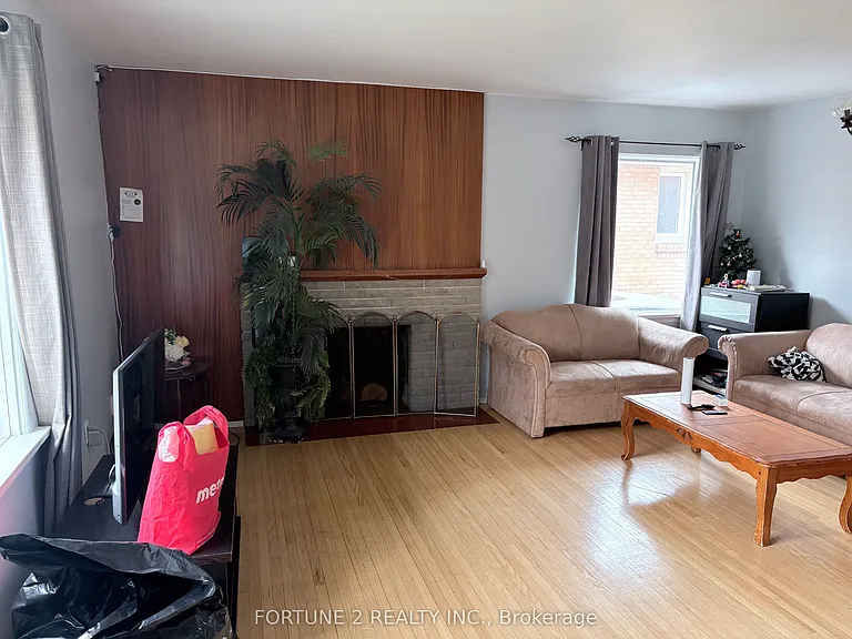 614 Ross St — Photo 4