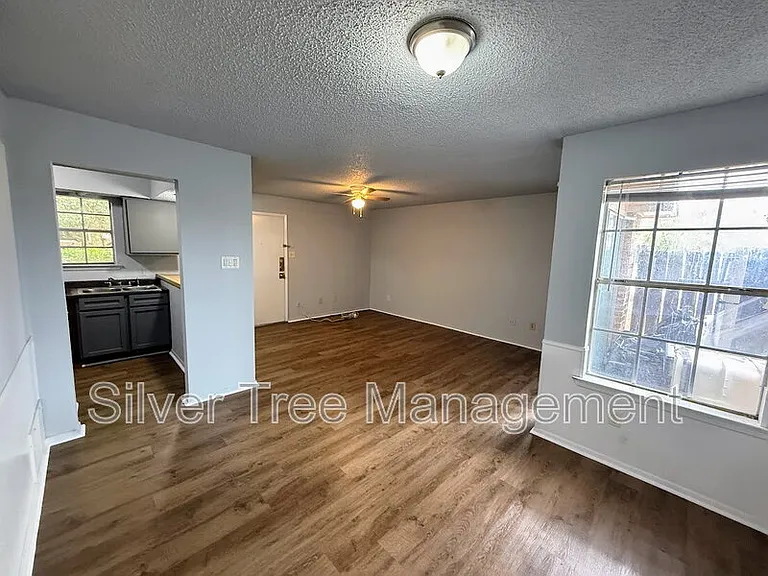 4820 Wellesley Ave #A — Photo 3