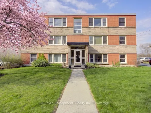 830 Robinson St #204, Burlington, ON L7R 2L5