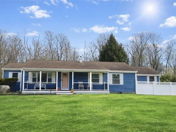 72 Kevin Dr, Tiverton, RI 02878