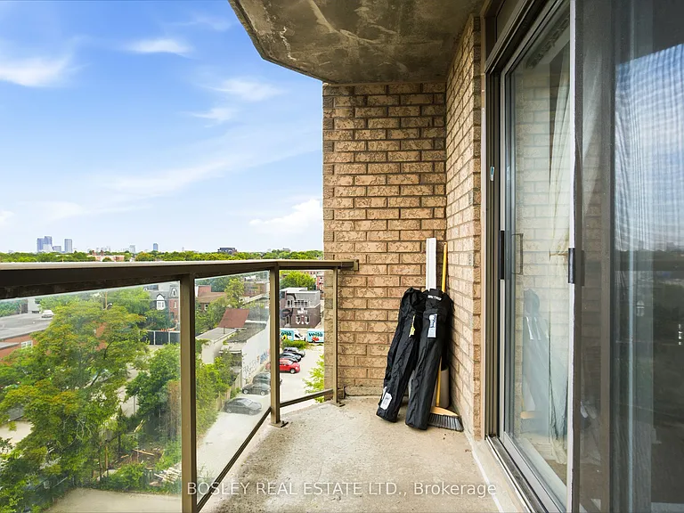 140 W Bathurst St #803 — Photo 22