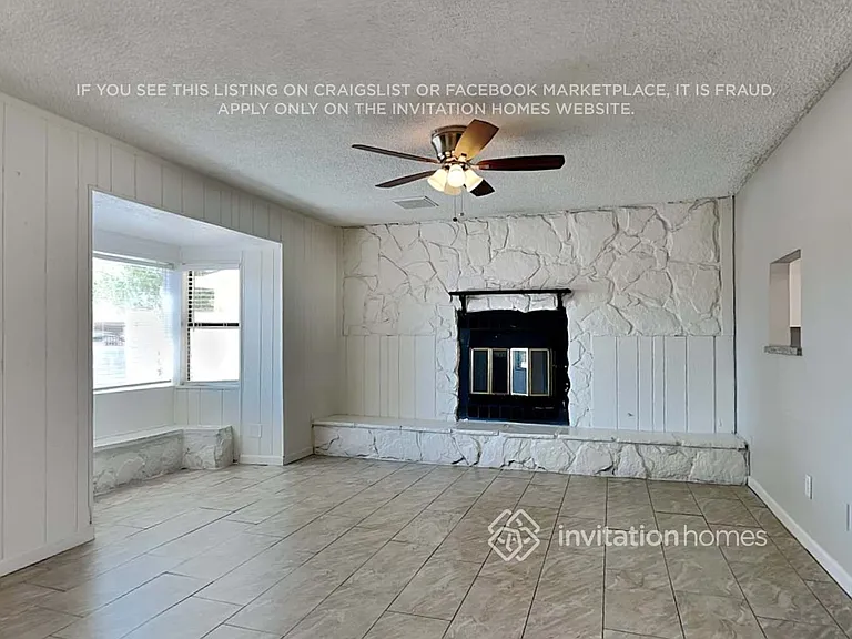 4143 N 74th Dr — Photo 4