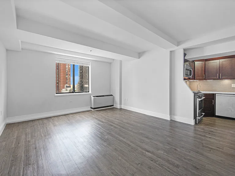 354 E 91st St #1504 — Photo 3