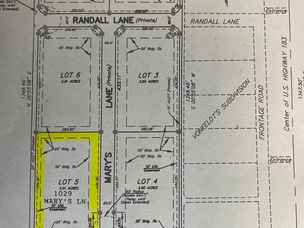 1029 Marys Ln, Hays, KS 67601