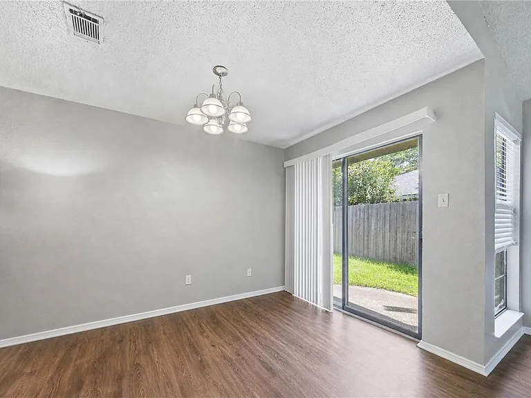 1107 Winecup Cir — Photo 7