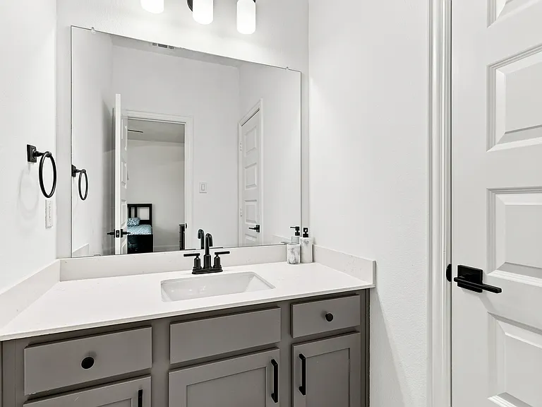 1717 Canals Dr — Photo 18