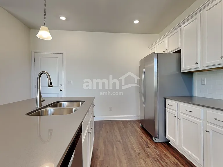 625 Rivermist Dr — Photo 3