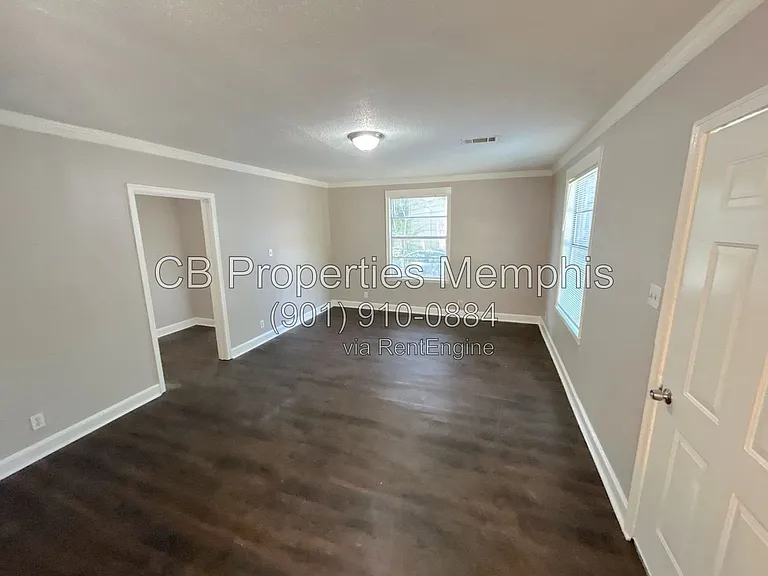 1018 McEvers Cir — Photo 5