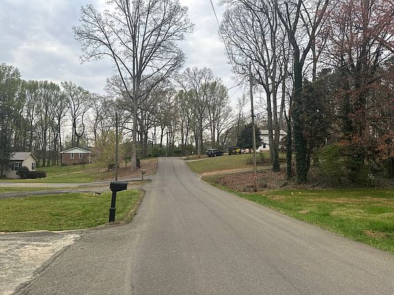 4th image of 199 Howell Dr