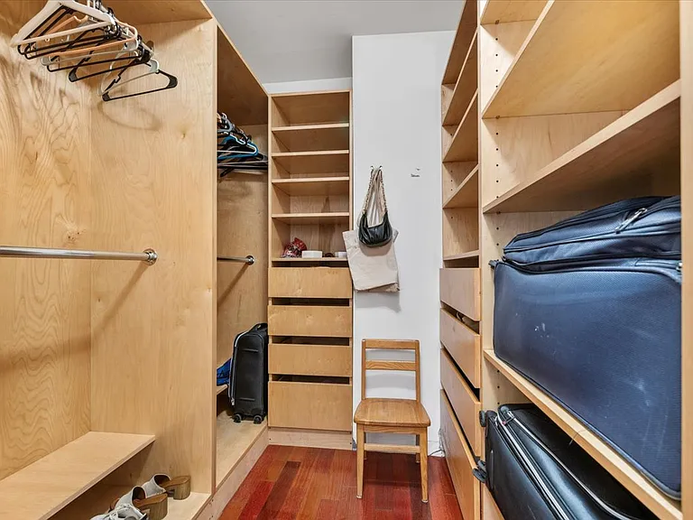 28 Bayview Ave — Photo 14