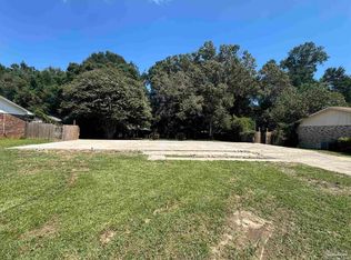 9522 Hummingbird Blvd, Pensacola, FL 32514