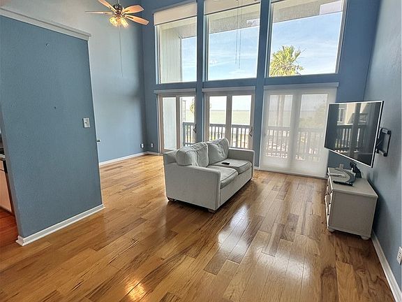 3rd image of 3402 Ocean Dr APT 4