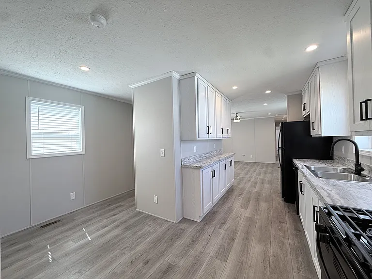 29800 Guilford Cir #152 — Photo 10