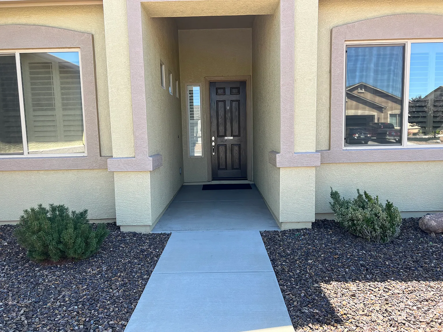 3 bed, 1736 sqft, $2,450 — Photo 2