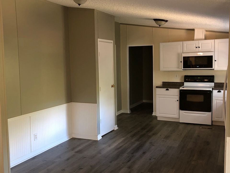 1st image of 104 Oxford Dr