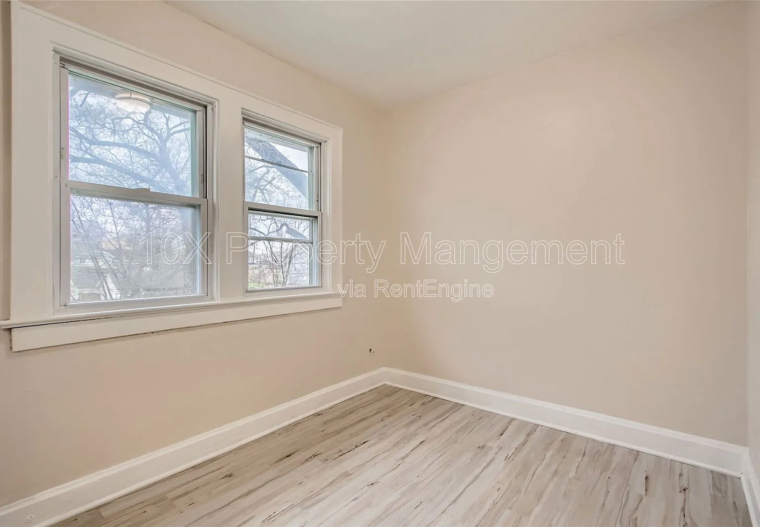 3 bed, 1.0 bath, 1200 sqft, $1,300 — Photo 3