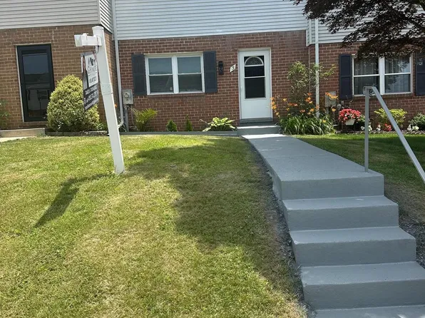 5 Broadleaf Ct, Parkville, MD 21234