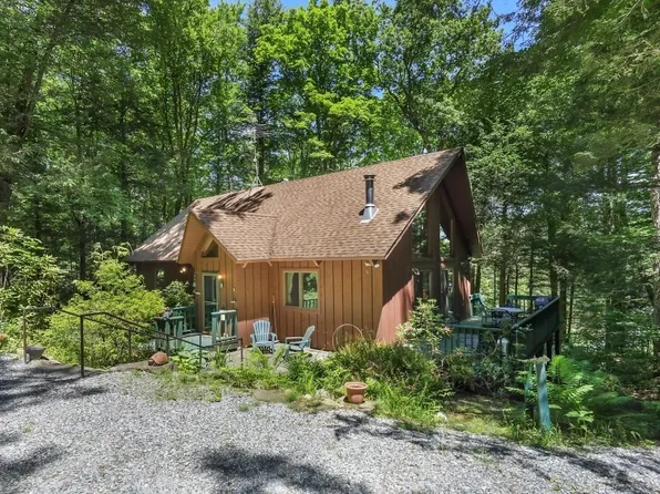339 Lakeshore Dr, Sandisfield, MA 01255