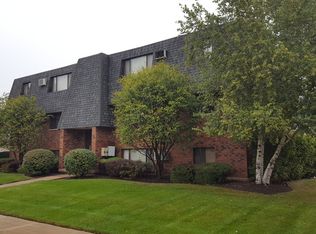 1253 Getzelman Dr APT 1S, Elgin, IL 60123