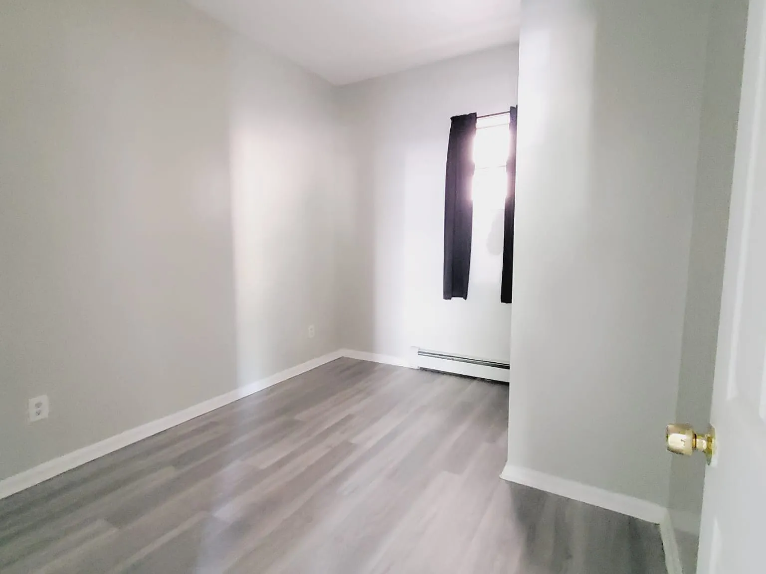 10 Rose Ave — Photo 4