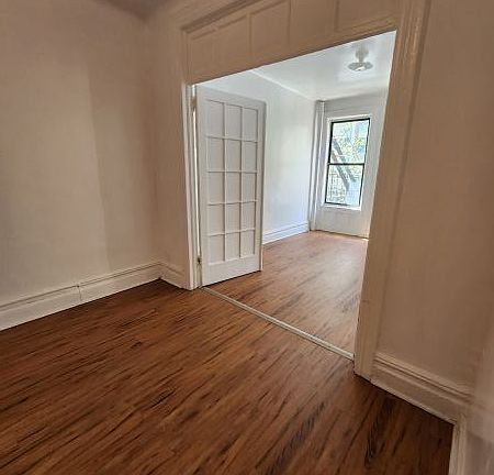 5th image of 207 W 147th St #2A