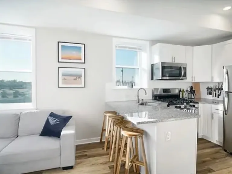 1114 Mifflin St #3 — Photo 3