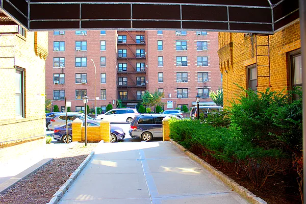 Rented by Compass | media 34