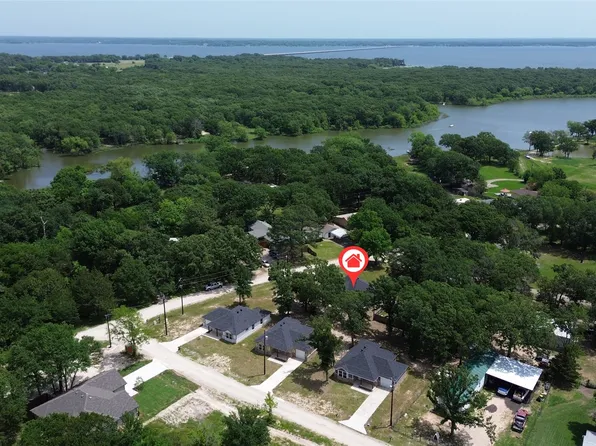 801 Red Oak Dr, Quinlan, TX 75474