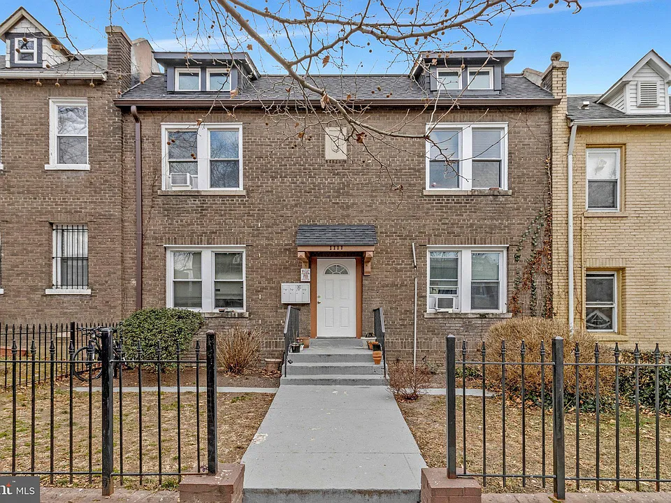 1111 Queen St NE #2