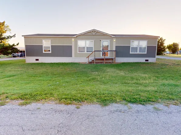 501 S Madison St, Arnett, OK 73832