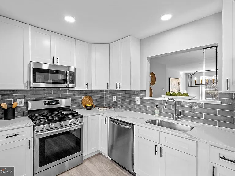 5606 Gresham Ln — Photo 15