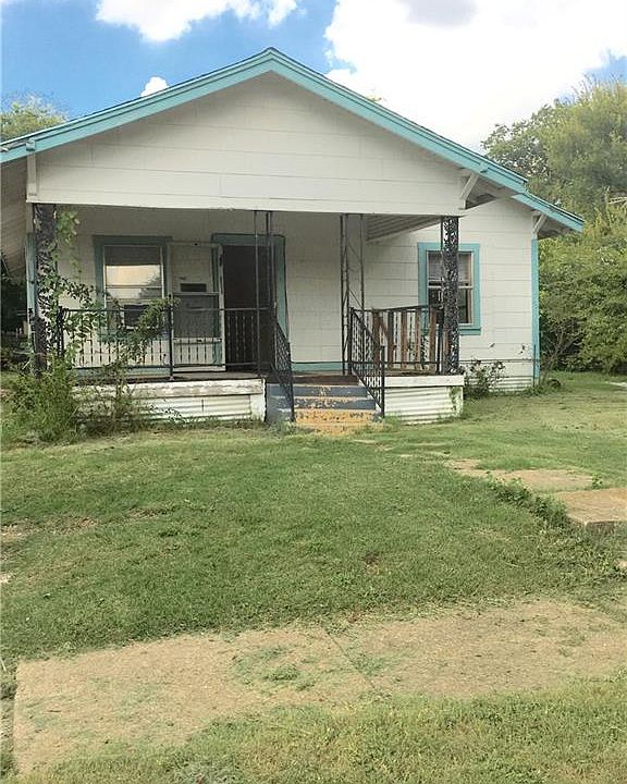1st image of 1325 E Davis Ave