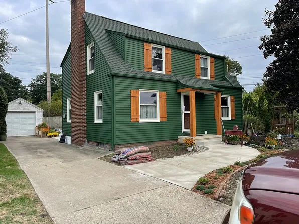 542 S Twyckenham Dr, South Bend, IN 46615