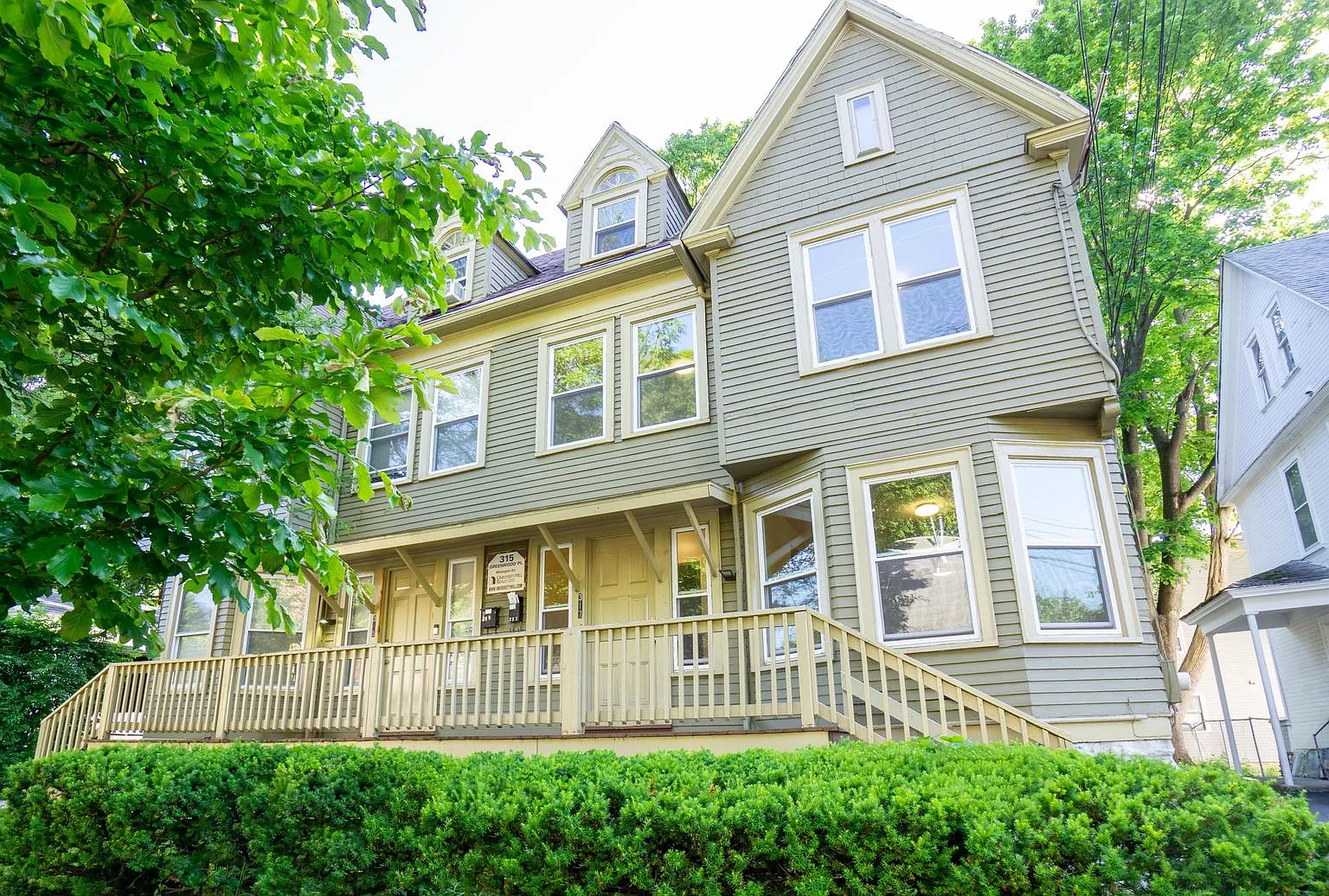 317 Greenwood Pl - Available 8/1/27 - 3 Story Townhouse On Quiet Residential Street — Photo 2
