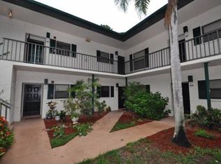 1865 Courtyard Way APT 201, Naples, FL 34112