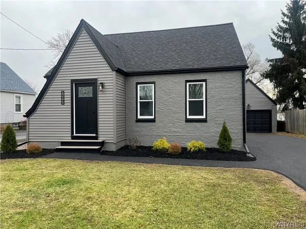 7117 Packard Rd, Niagara Falls, NY 14304