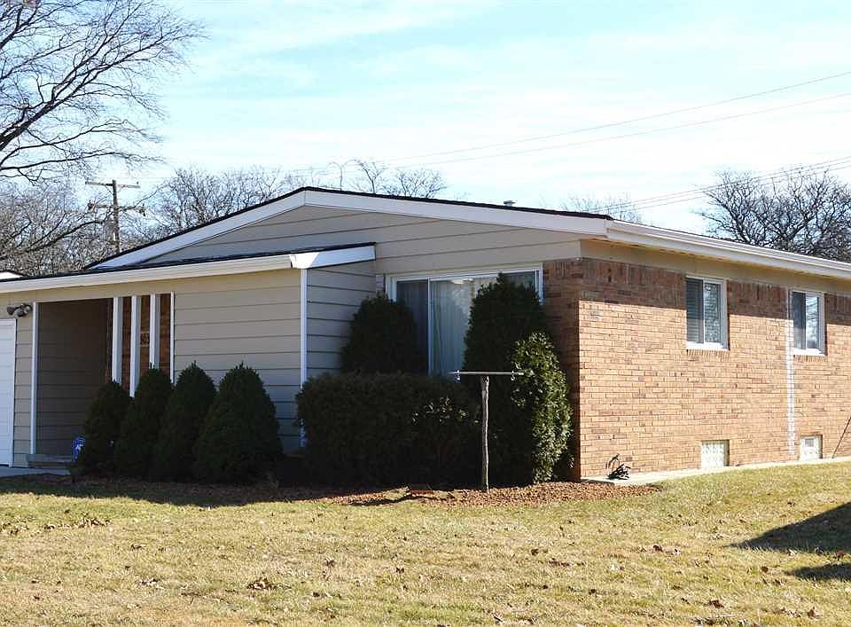 1st image of 15031 Leslie St