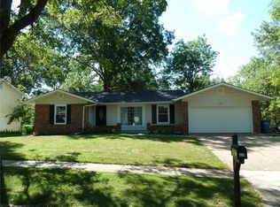 328 Sorrento Dr, Ballwin, MO 63021